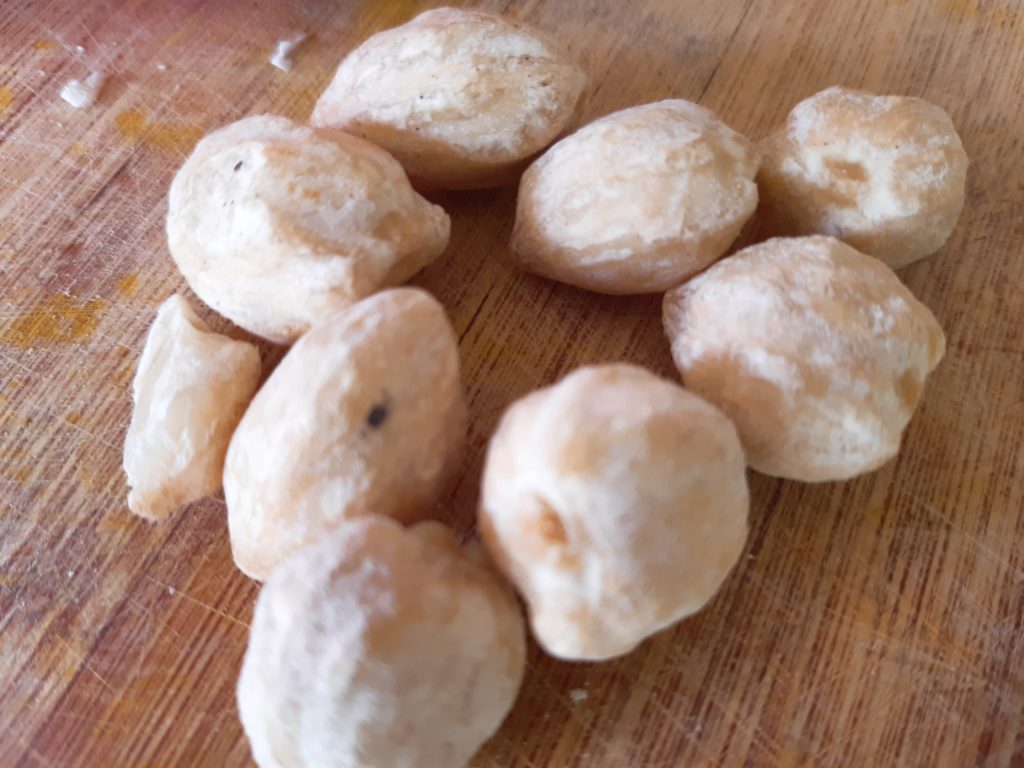 インドネシア料理・バリレシピイカンピンダンに使うキャンドルナッツ